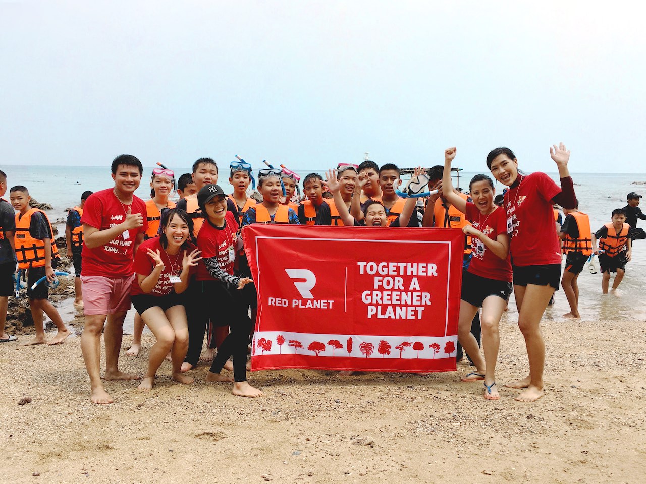 Red Planet Hotels and volunteers