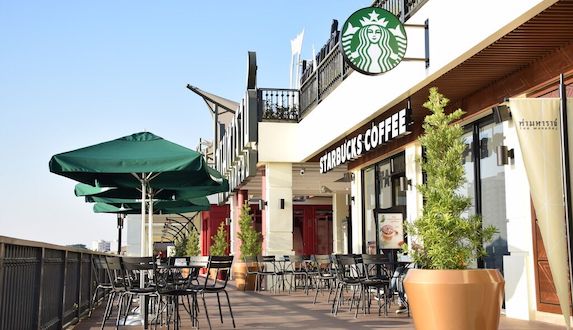 Starbucks at Tha Maharaj