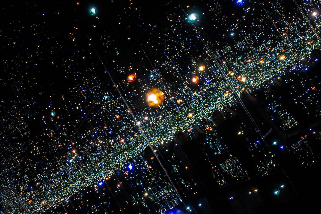 Yayoi Kusama constellations mirror room