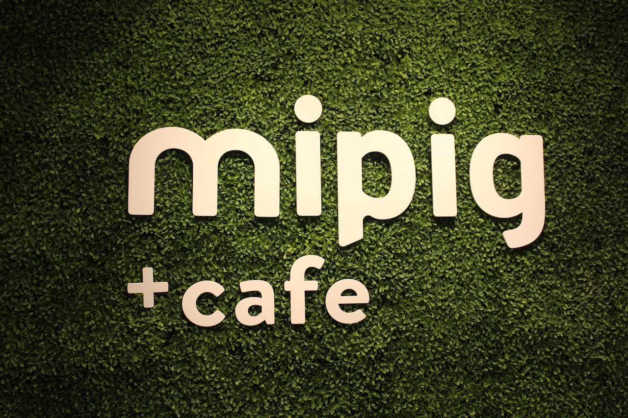 Mipig cafe logo