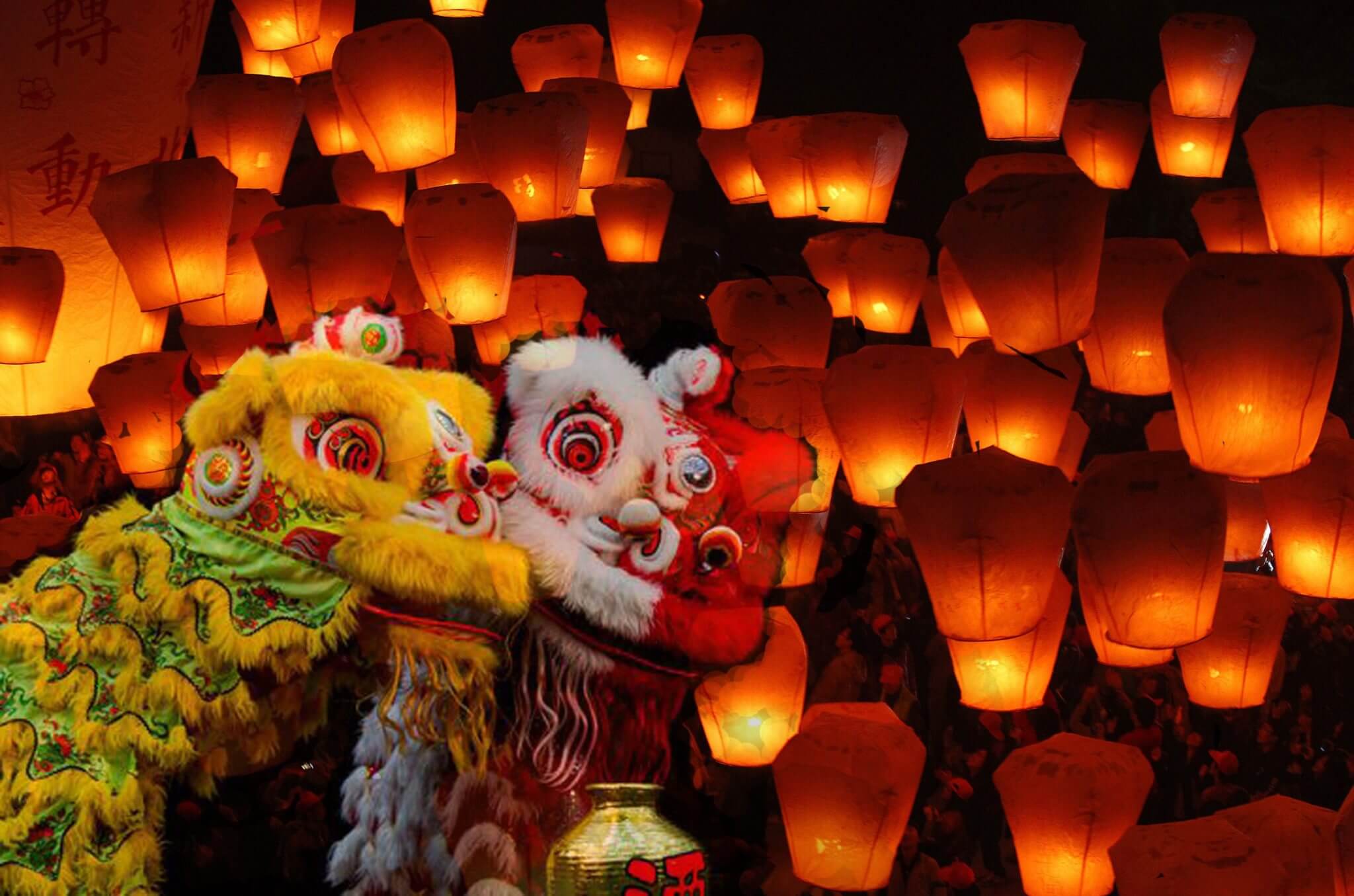 Lunar New Year lanterns and dragons. Grebeg Sudiro, Photo credit : Reza Fitriyanto/Maioloo.com