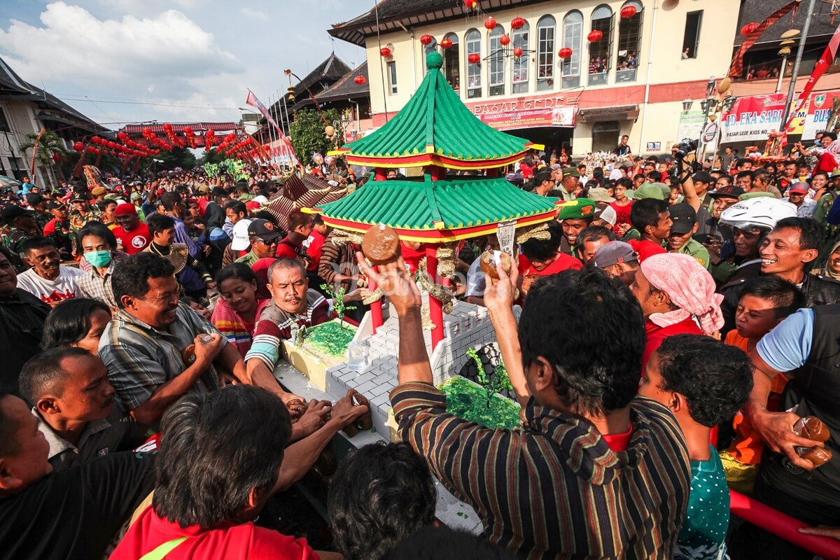 Lunar New Year celebrations in Solo Grebeg Sudiro, Photo credit : Reza Fitriyanto/Maioloo.com